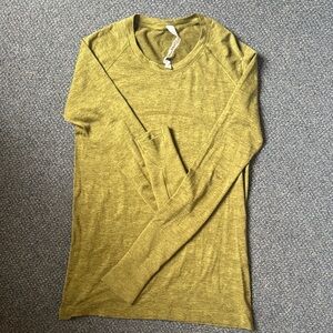 lululemon Swiftly full length Long Sleeve Top in Olive sz8 EUC